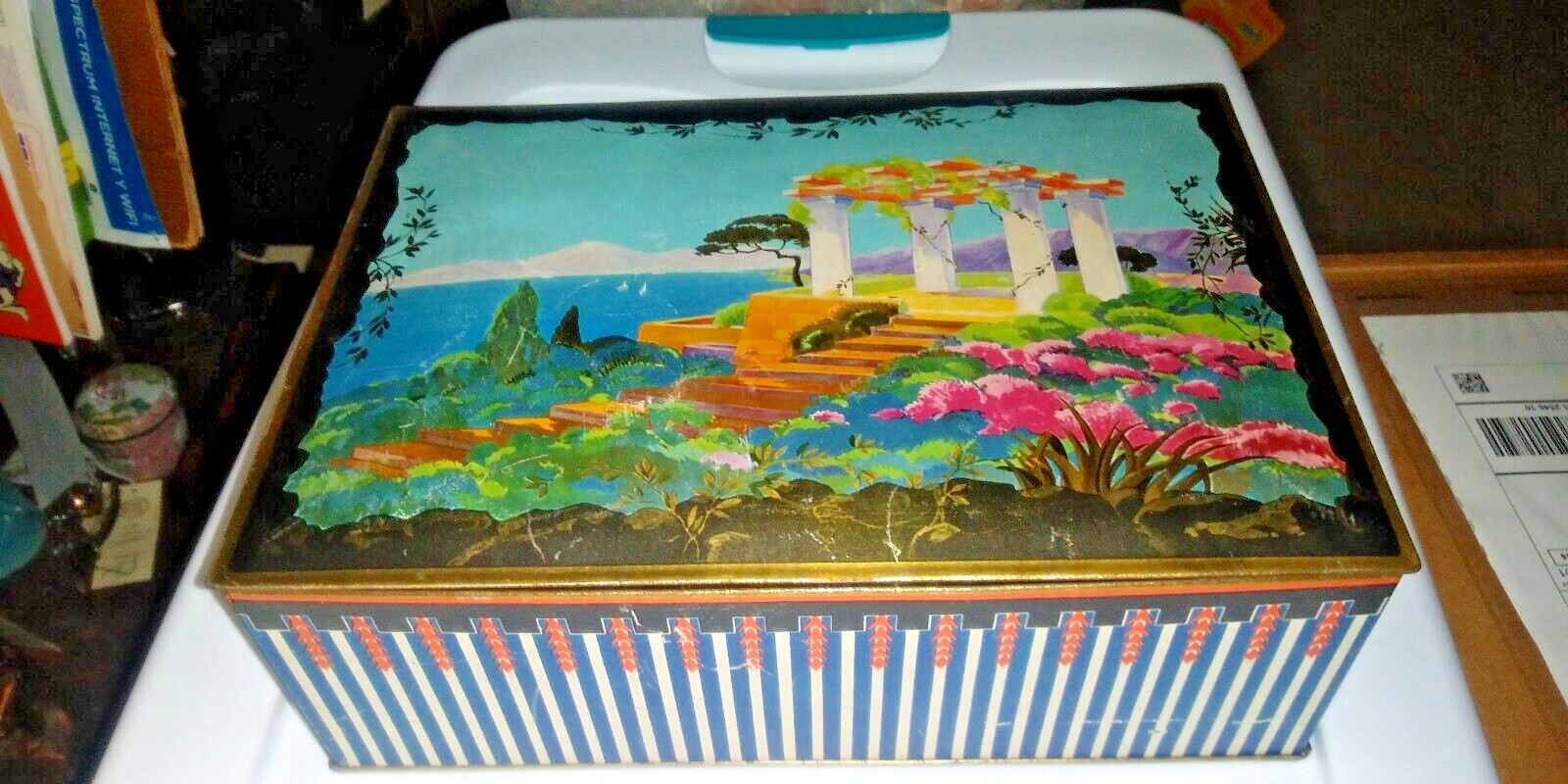 Canco Tin 11 1/2″ x 8″ x 3 3/4″ with Weighted Flip Lid Greek Scene