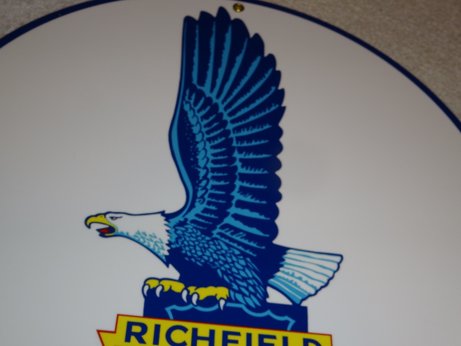 VINTAGE RICHFIELD EAGLE HI OCTANE GASOLINE 11 3/4″ PORCELAIN METAL GAS OIL SIGN!