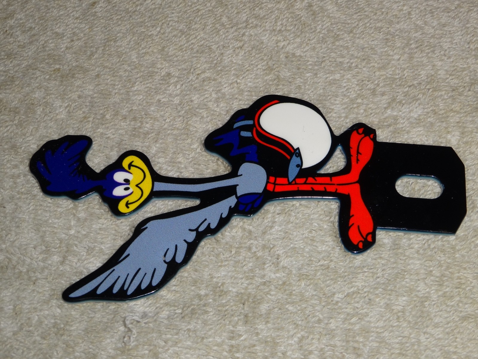 VINTAGE ROAD RUNNER LOONEY TUNES 5″ METAL GASOLINE OIL LICENSE PLATE TOPPER SIGN