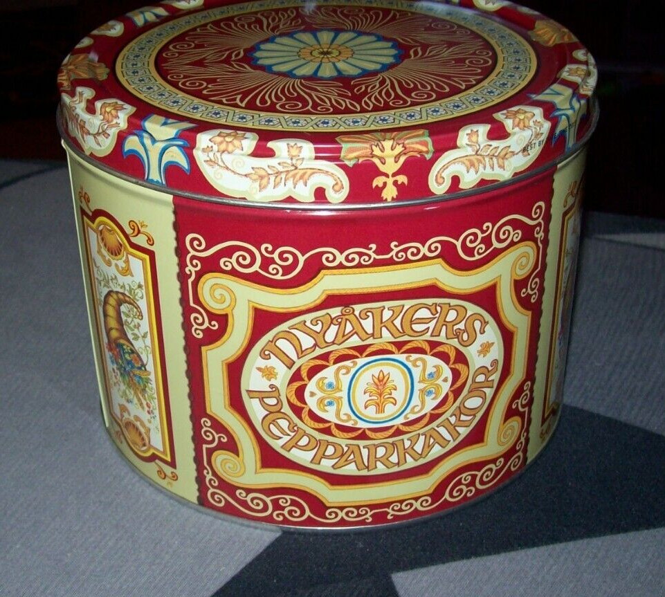 Bohemian Collectible Red Tin ~ Empty Nyakers Pepparkakor Swedish Gingersnaps
