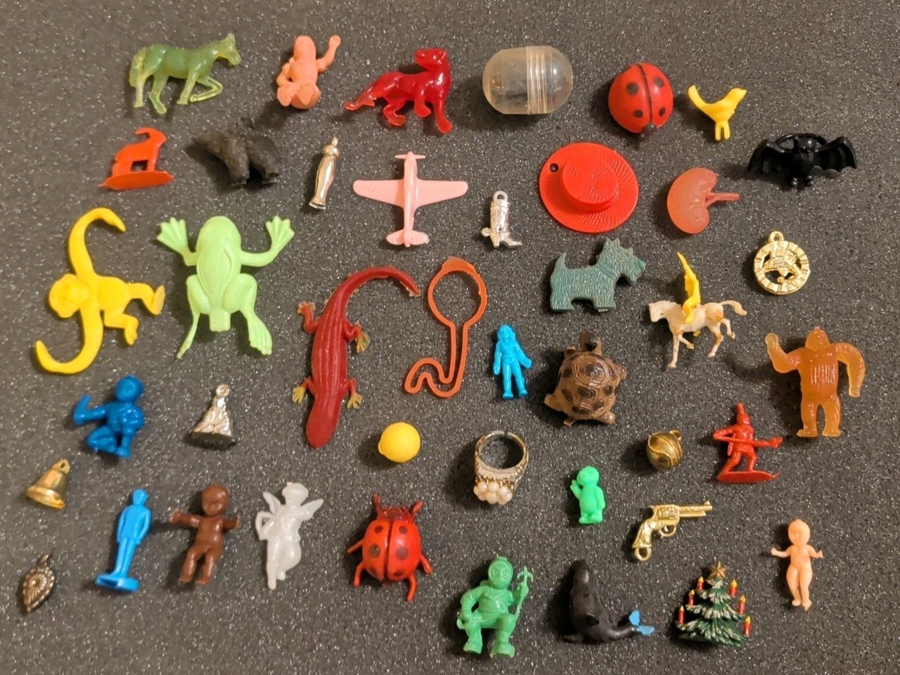 Vintage Lot of 40+ Cracker Jack Prize Gumball Toy Plastic Rubber Charms A05