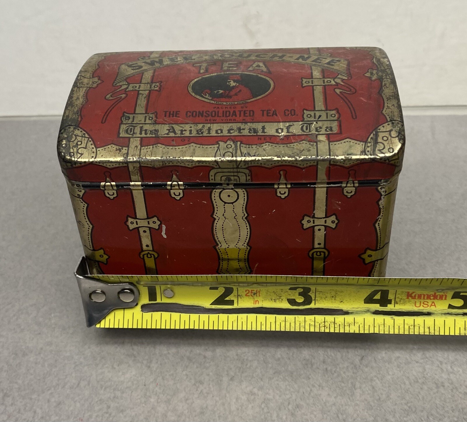 Vintage Swee-Touch-Nee Tea Empty Tin The Consolidated Tea Co Aristocrat Red