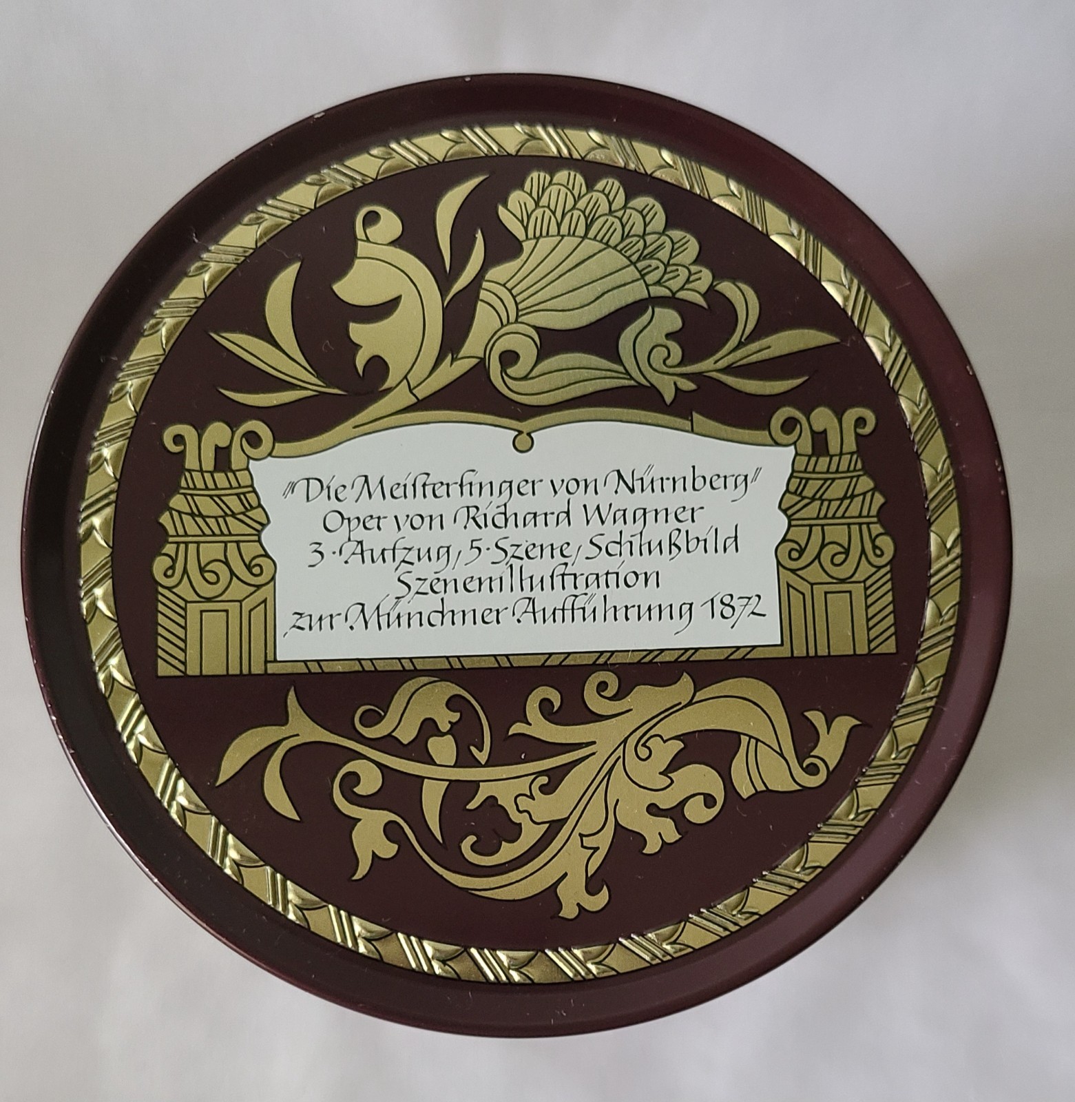 1998 E Otto Schmidt Lebkuchen Nuremberg Round Tin Germany