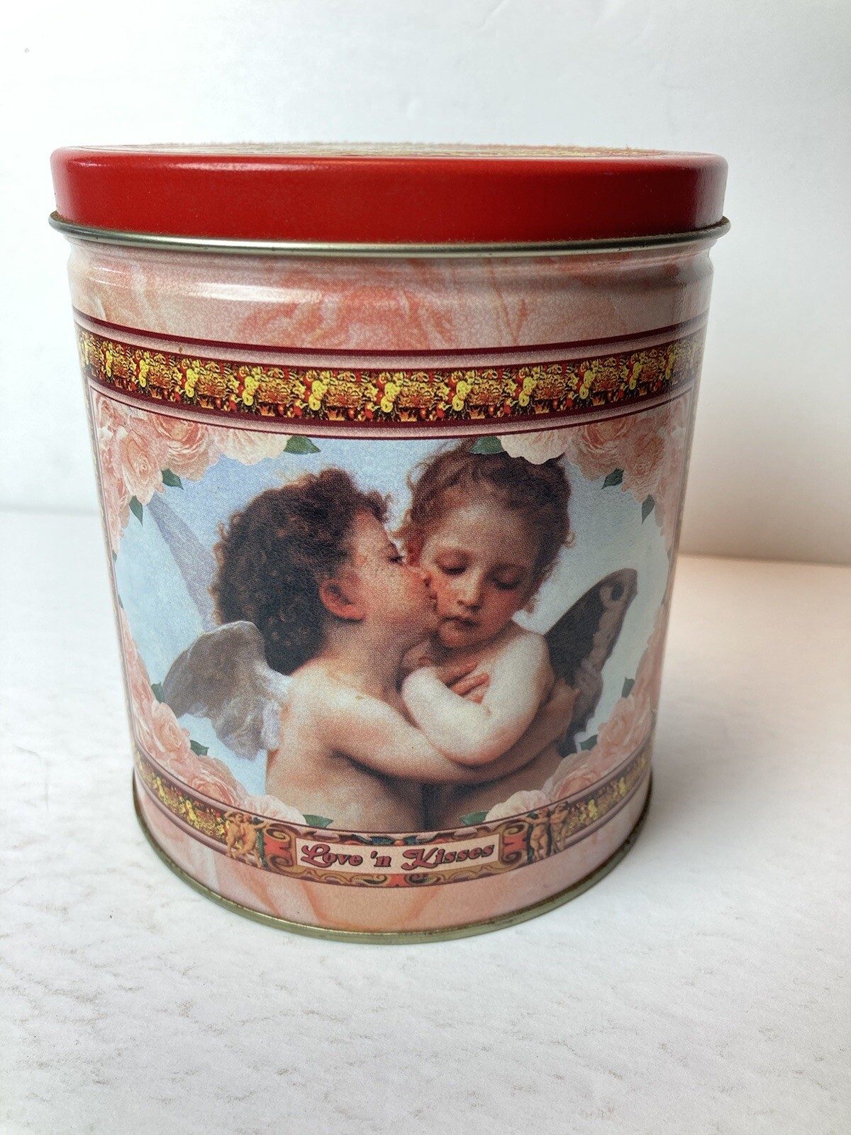 Lenell 1996 Tin Love N’ Kisses Valentine Day Décor Shortbread Cookies VTG