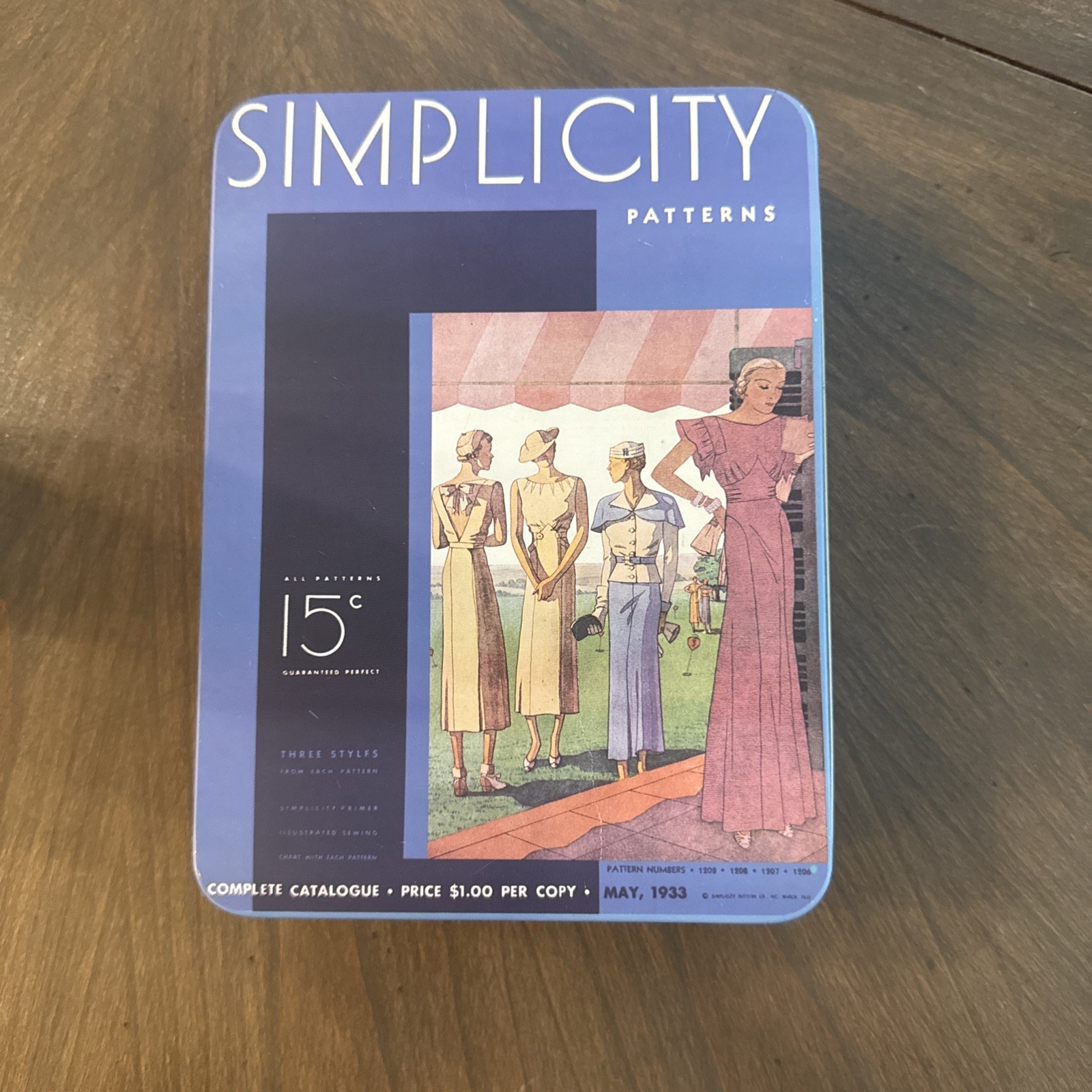 Vintage Simplicity Patten Rectangular Tin Box (1988))