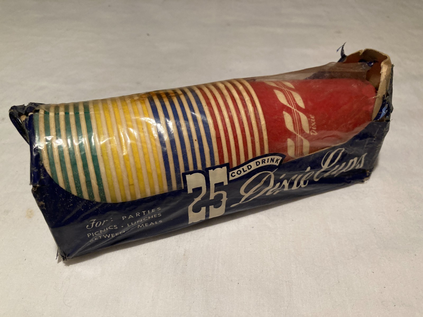 c1950s 25 Dixie No. 1637 Cold Drink Dixie Cups, Dixie Cup Co. Easton, PA NOS