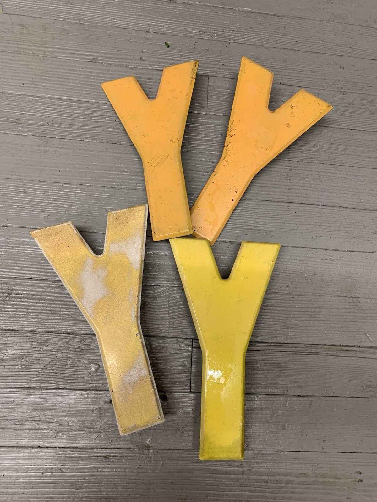 Vintage Metal 10″ Letter Y w/clips Commander Board Marquee Sign Orange Yellow