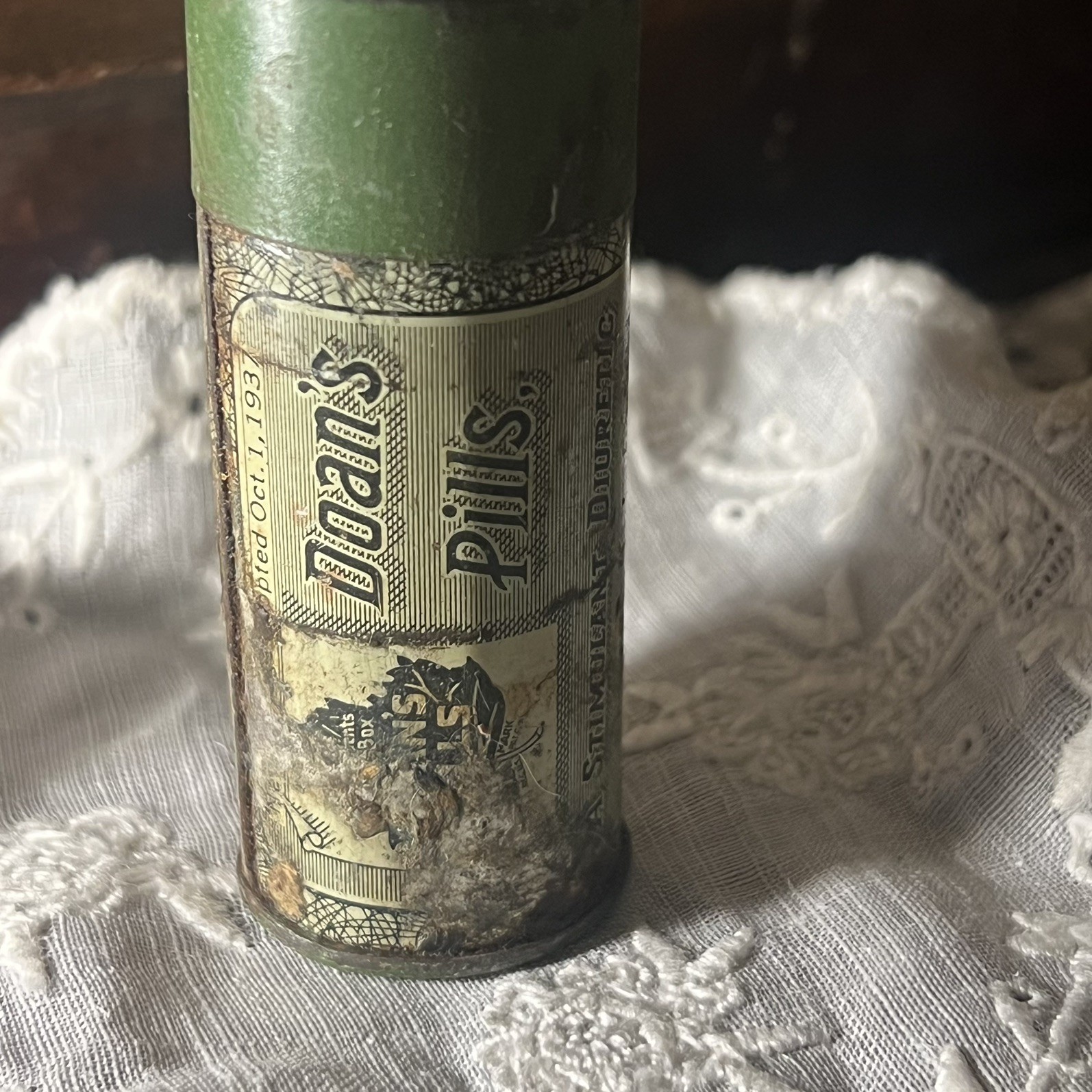 Vintage 1940s Doan’s Pills Tin “A Stimulant Diuretic To The Kidneys” Buffalo NY