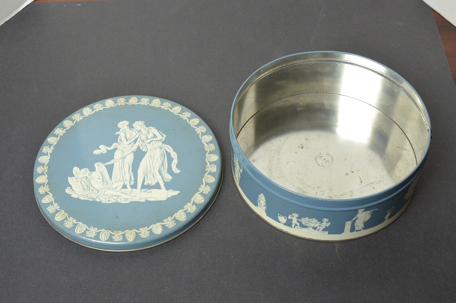 Vintage Deer Park Baking Co. Tin Danish Assorted Cookies – Wedgewood Pattern 10″