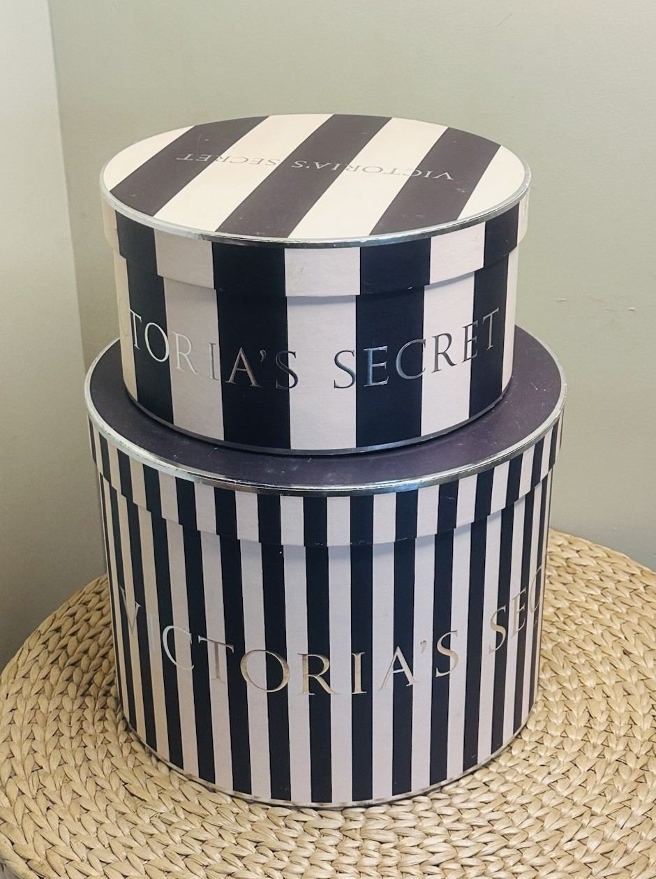 VICTORIA’S SECRET HAT BOXES DISPLAY PROPS NESTING SET OF 2 STRIPED