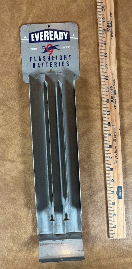 EVEREADY Nine Lives FLASHLIGHT BATTERIES metal store display Vintage