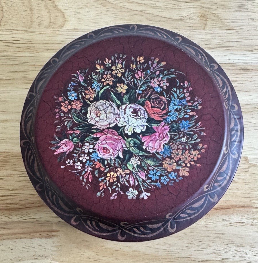 Antique Barringer Wallis & Manners Mansfield England Since 1890 Candy Tin 5”