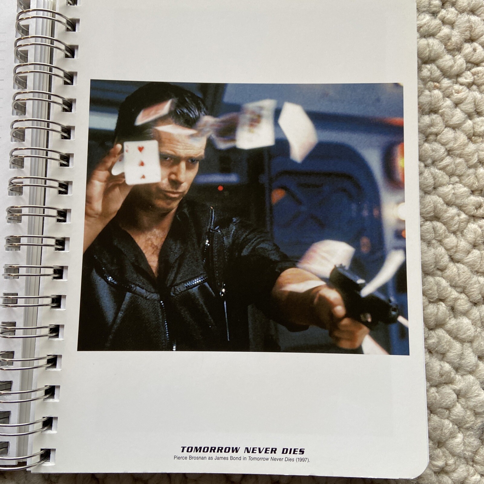 CLASSIC JAMES BOND 007 2004 SPIRAL BOUND DESK CALENDAR