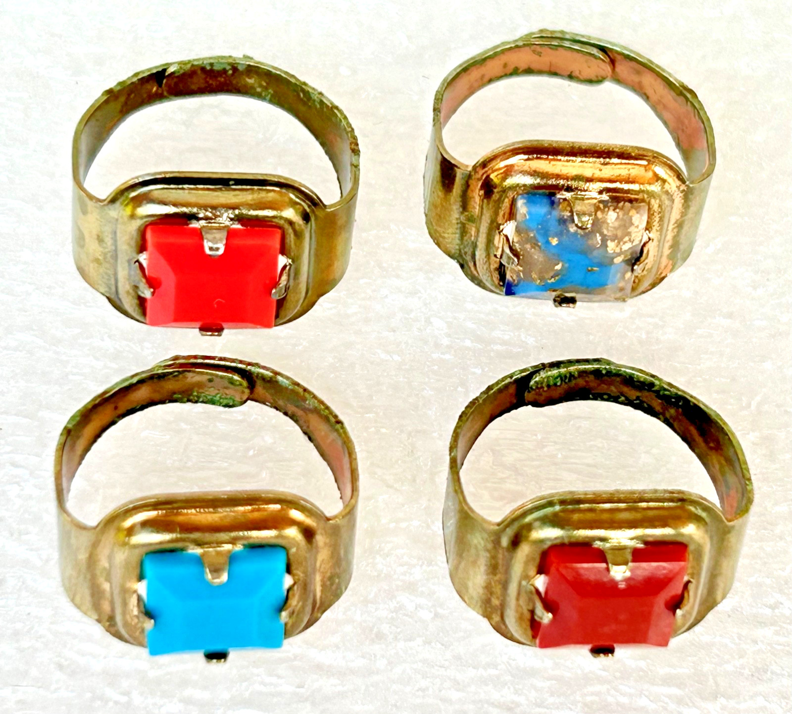 LOT 4 VTG GOLIATH-HALL AMERICANA FAUX GEM ADJUSTABLE METAL NOVELTY GUMBALL RINGS