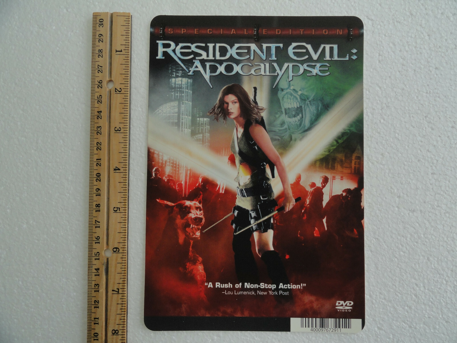RESIDENT EVIL: APOCALYPSE BLOCKBUSTER VIDEO BACKER CARD 5″X8″ NO MOVIE