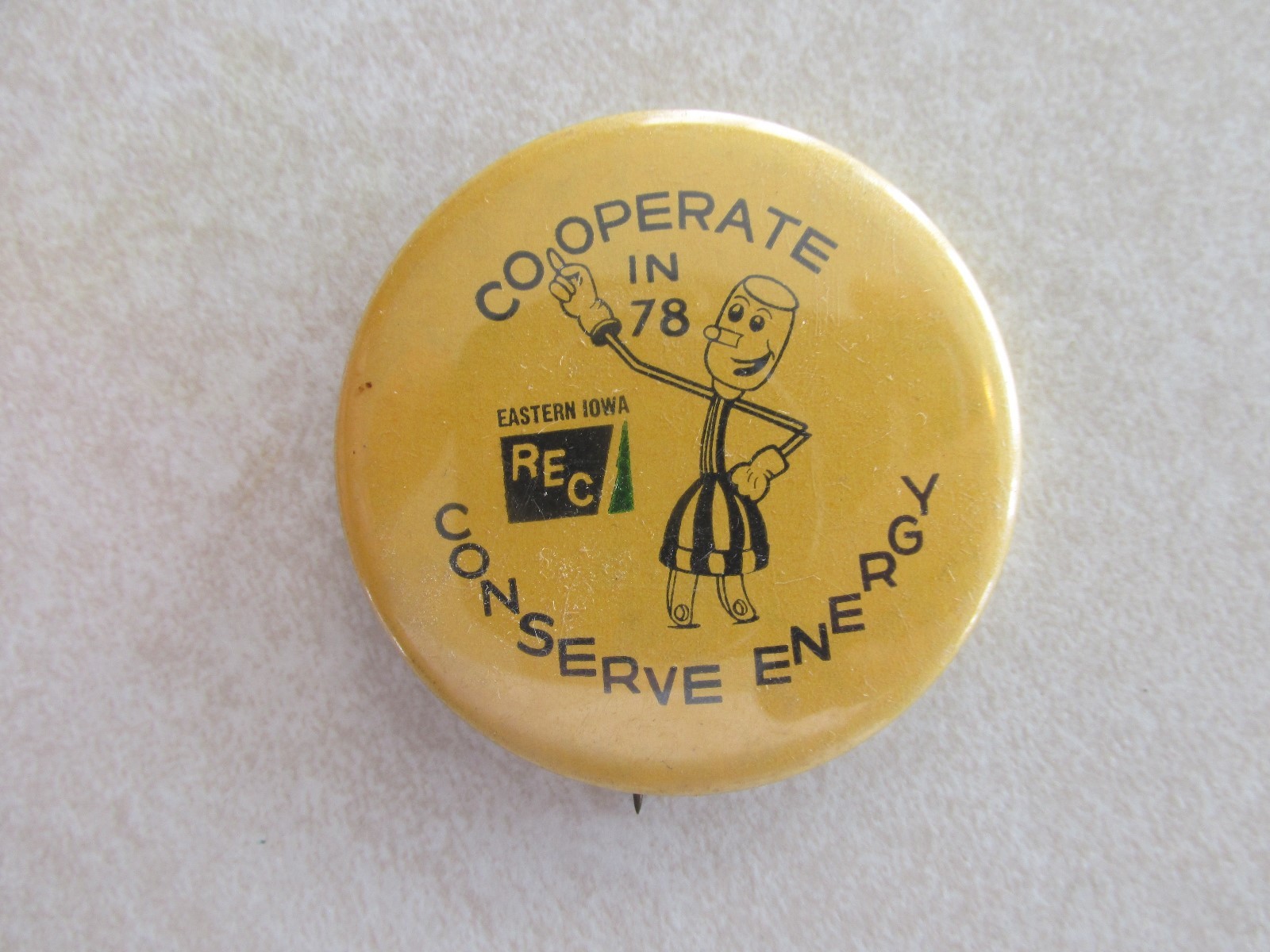 ADV287 Pinback Button Co-operate in 1978 Energy Eastern Iowa Ready Kilowatt
