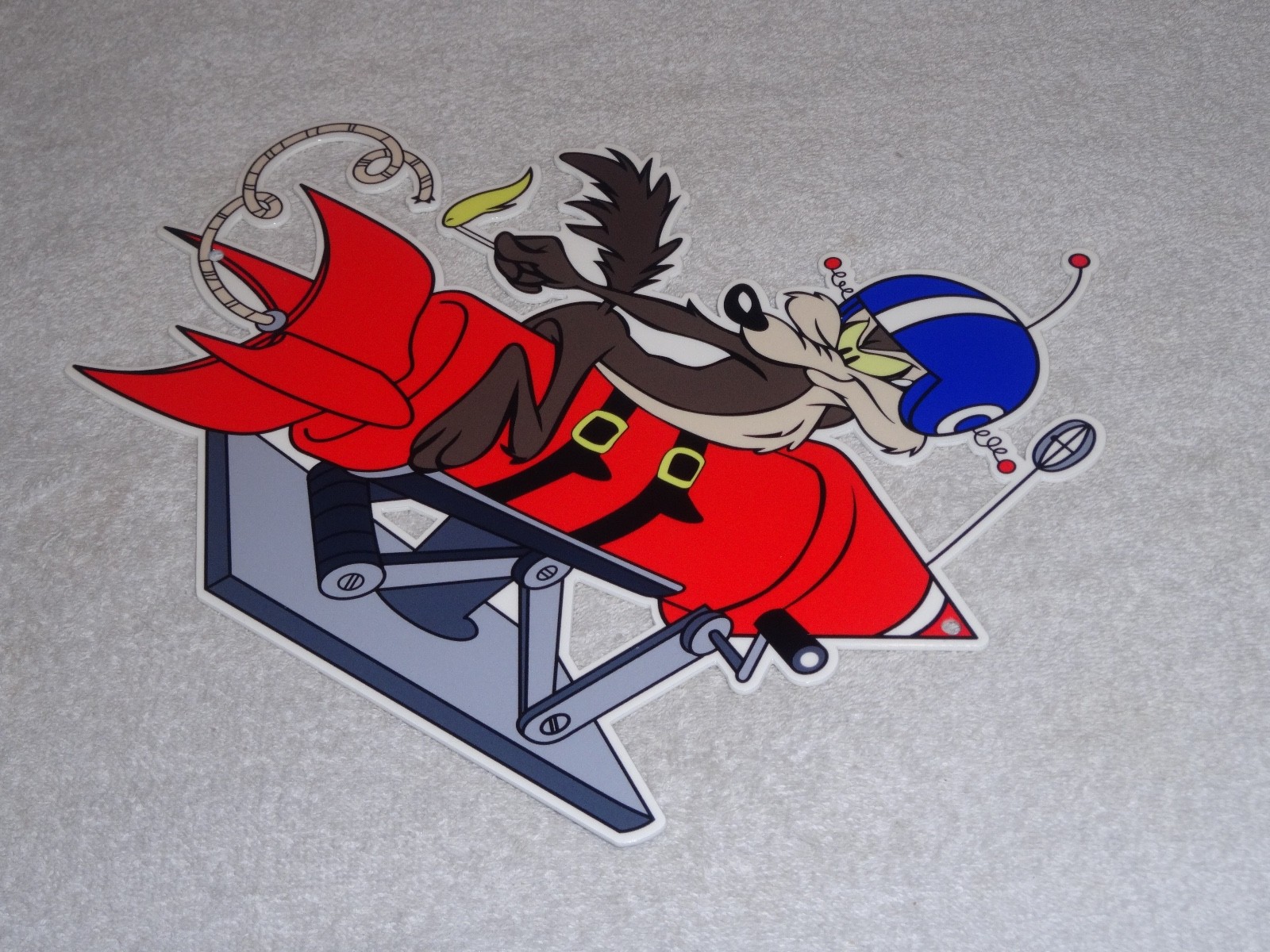 VINTAGE WILE E. COYOTE & ROCKET 12″ METAL LOONEY TUNES ROAD RUNNER GASOLINE SIGN