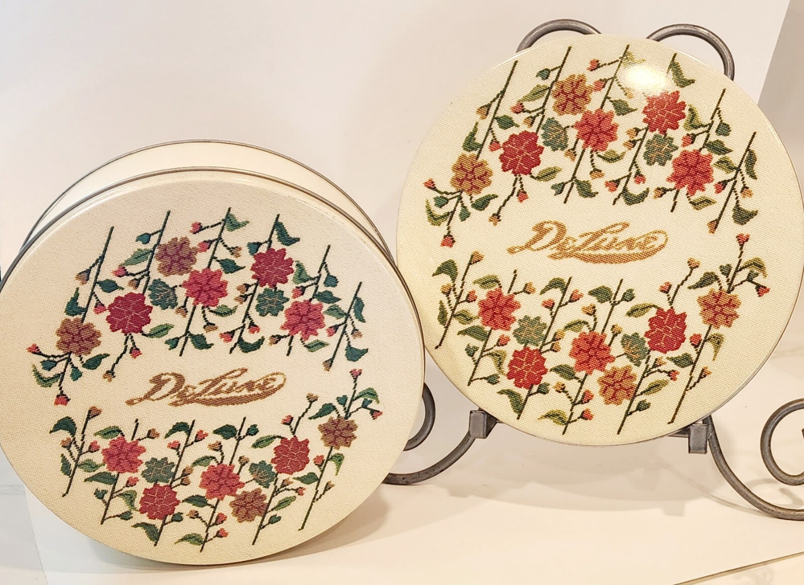Vintage DeLuxe Needlepoint Flower Design metal tins for Storage – Set Of 2