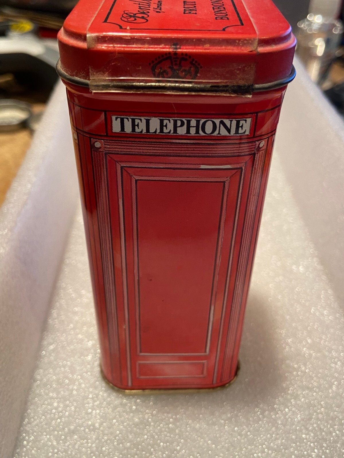Bentley’s Of London Fruit Bonbons Phone Booth Tin 5″ X 2″ *Pre-Owned* BT1