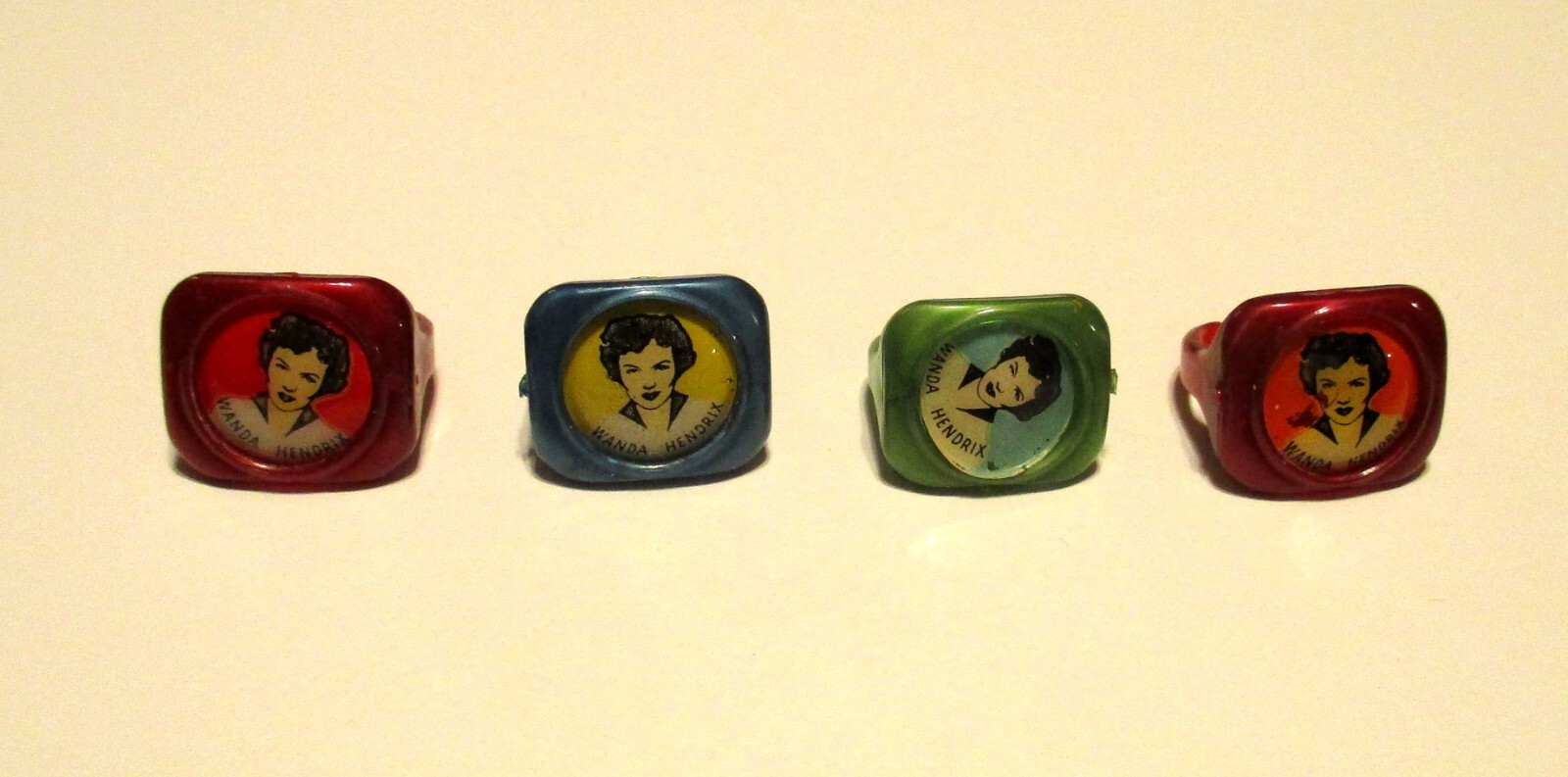 1951 Wanda Hendrix Plastic Finger Rings (4) Kellogg’s Cereal Premium