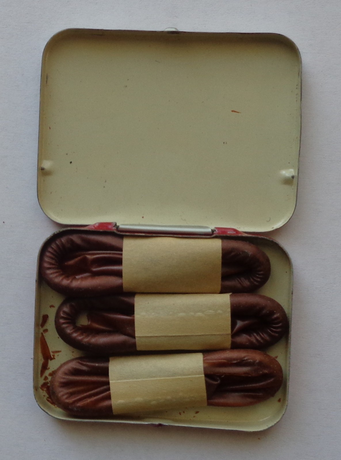 Vintage NOS ULTREX PLATINUM Condoms / Rubbers Tin with Original Contents