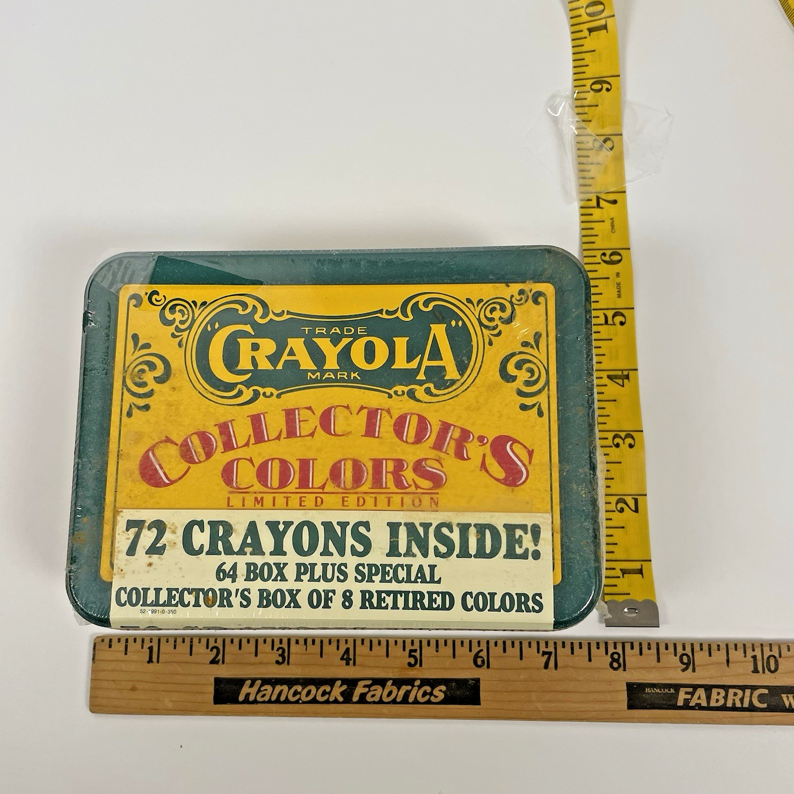Vintage Crayola Collector’s Colors Tin 72 Crayons Retired Colors Limited Ed