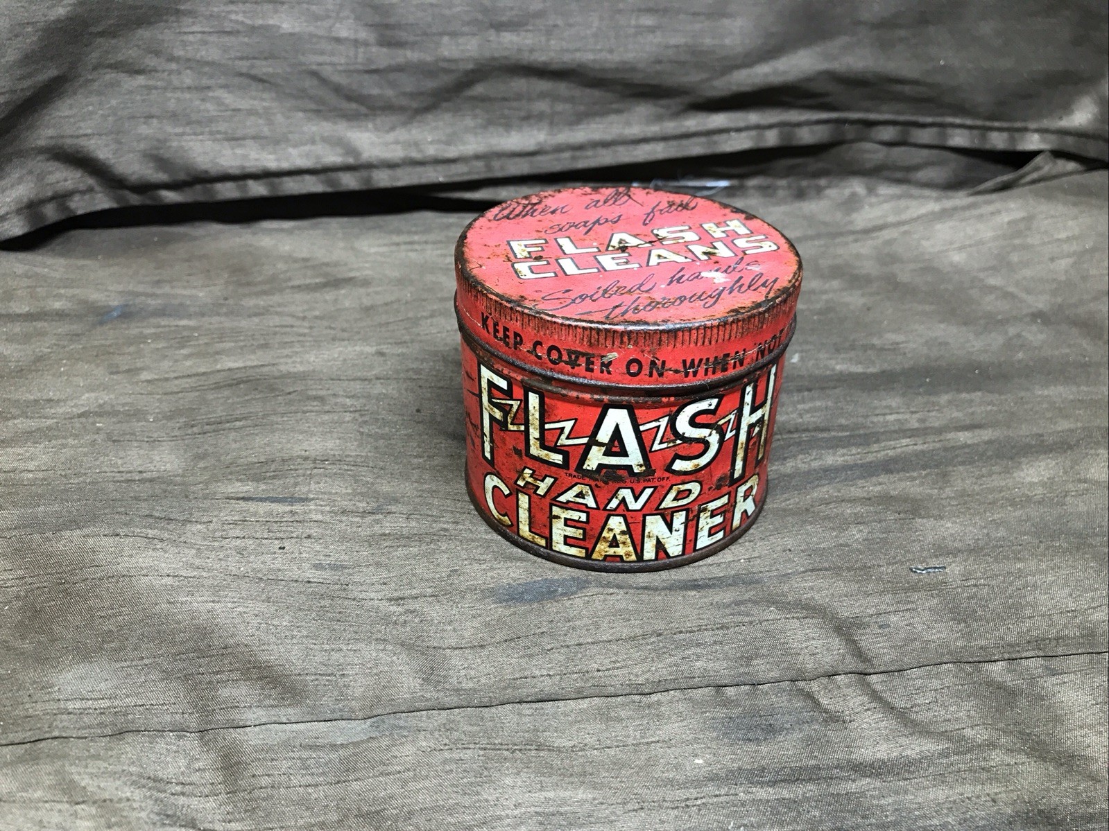 VINTAGE~ FLASH HAND AND HOUSE CLEANER CAN / CONTAINER~ EMPTY WITH A NICE PATINA!