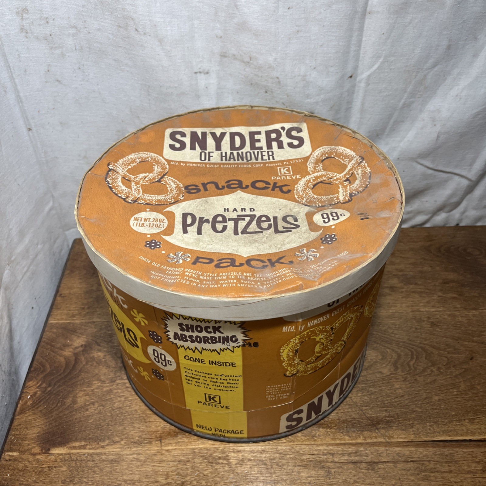 VTG Snyder’s of Hanover 1LB 99 cent Cardboard Pretzel Pack Container Hanover PA