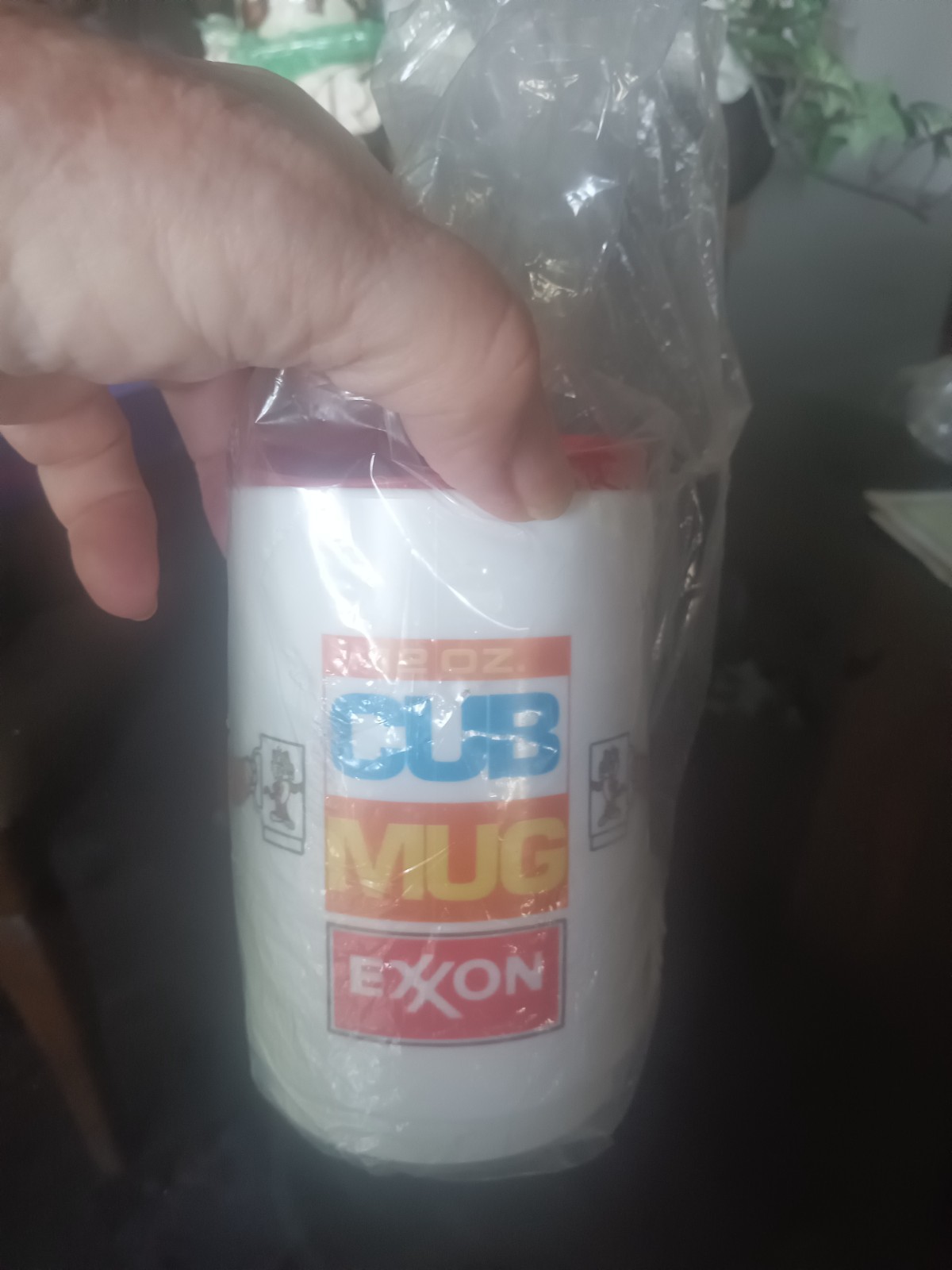 Vintage 12oz. Exxon Cub Mug with lid