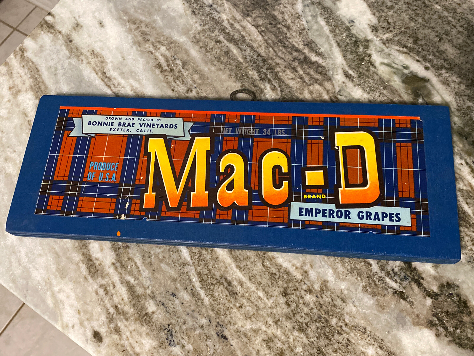 MAC-D Brand Exeter CA Vintage Emperor Grapes Plaid FRUIT CRATE LABEL Wood Sign