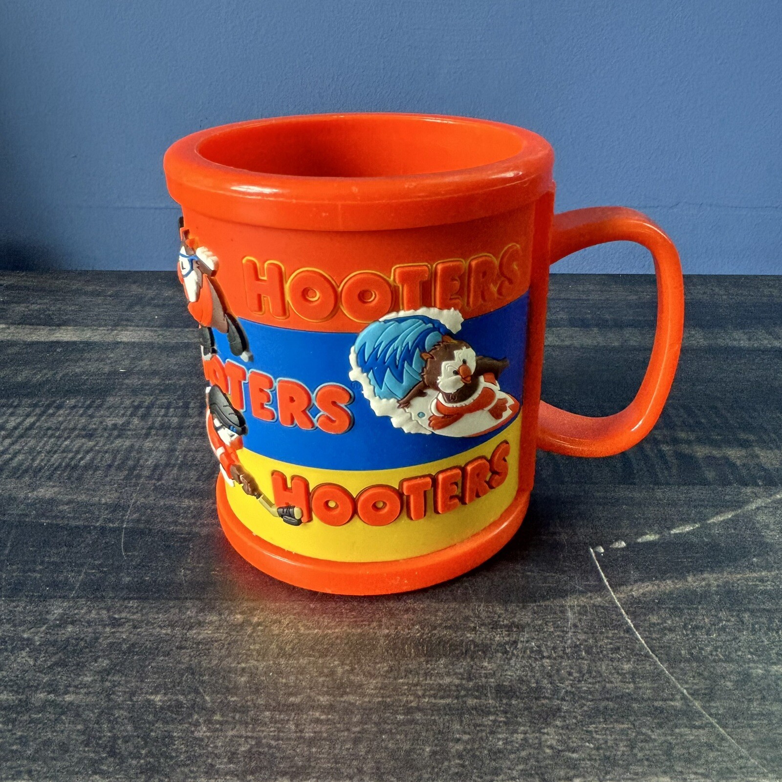 Hooters 8oz 3D Plastic Rubber Mug Owl Basketball Soccer Hockey Surfing