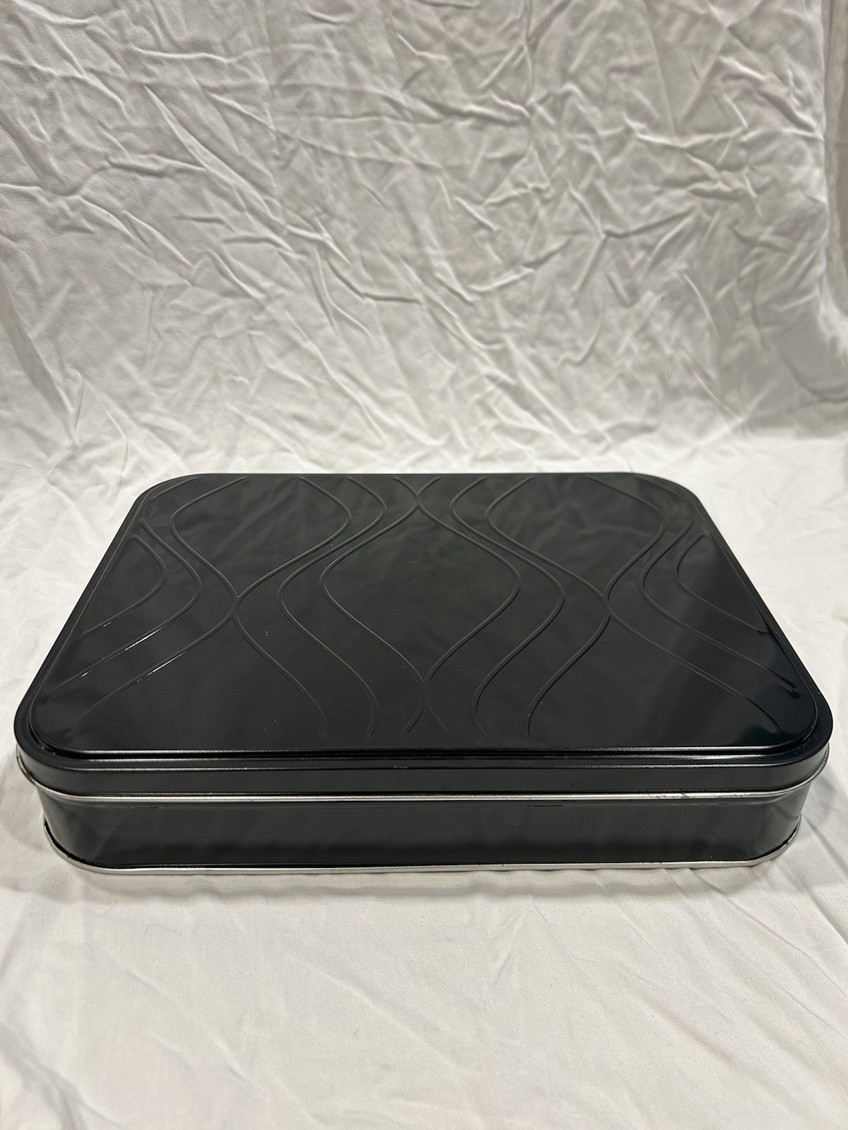 Black And Silver Metal Cookie Tin, 2 Pieces