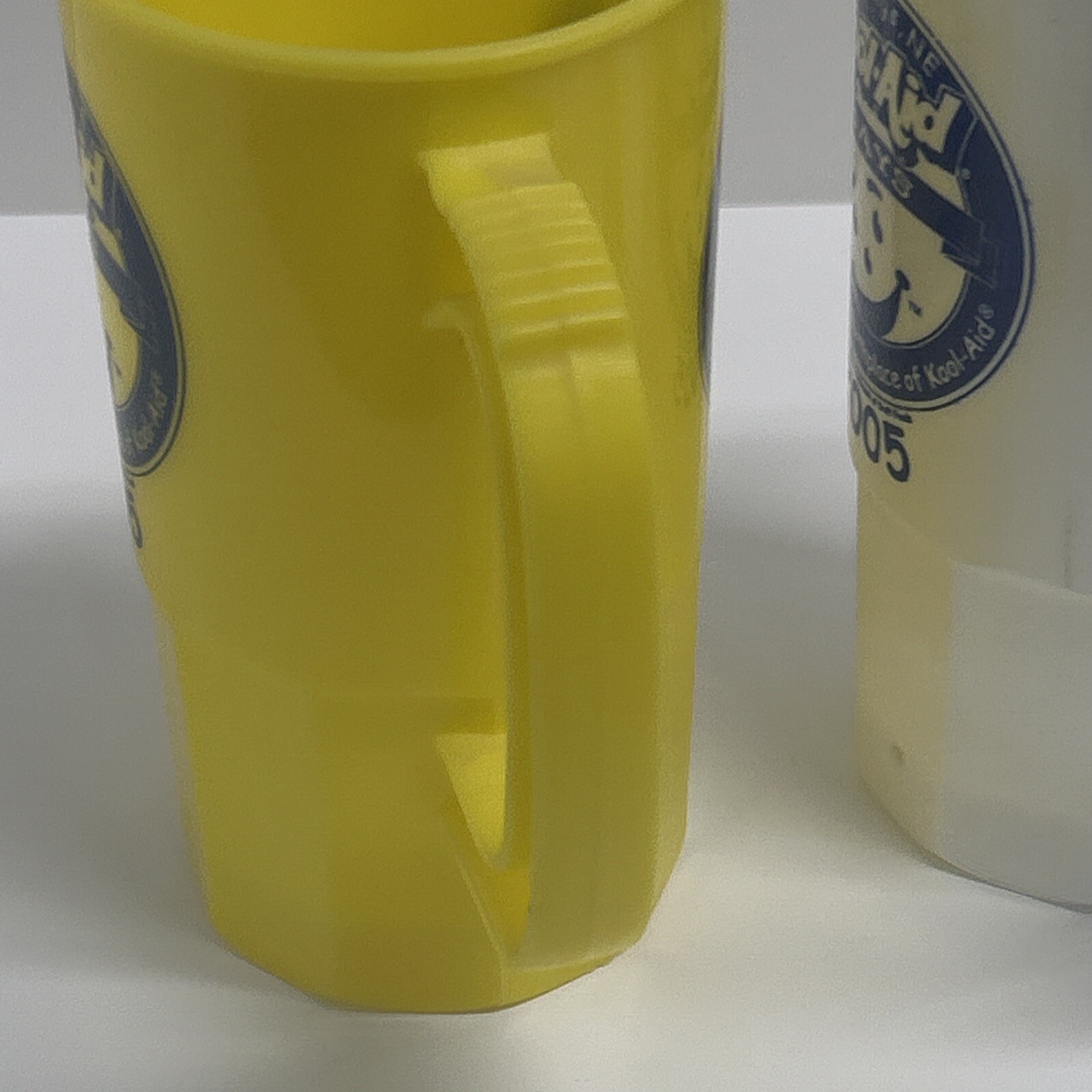 2005 Kool Aid Days Plastic Cups X3 – Hastings NE Yellow White Blue Pair Set Lot
