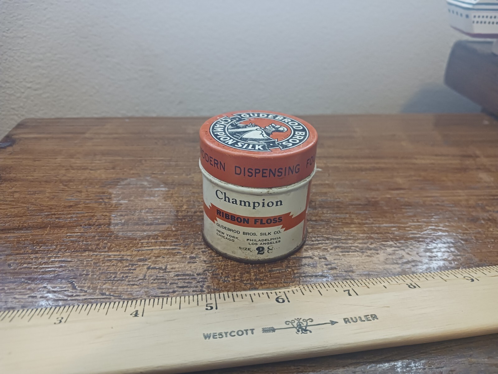 Gudebrod Bros. Vintage-Oral-Hygiene-Litho-Tin-CHAMPION SILK-DENTAL-FLOSS-TIN