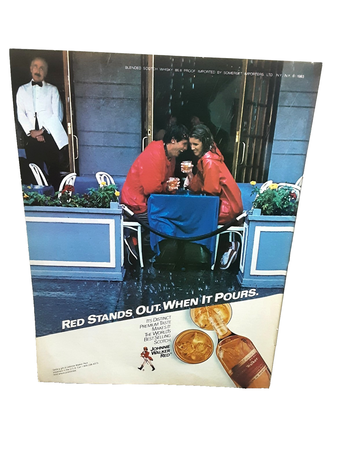 1984 Johnnie Walker Red Print Ad Vintage Scotch Whiskey Couple Rain Scene