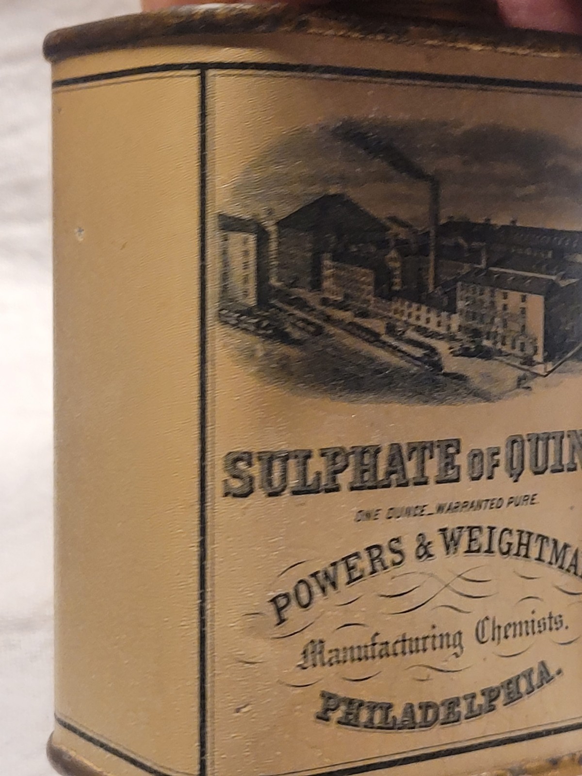 RARE EMPTY MERCK & CO TIN QUININE SULPHATE POWERS & WEIGHTMAN PHILADELPHIA