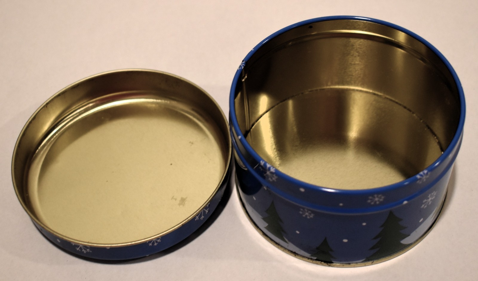 Small Christmas Tree Metal Tin