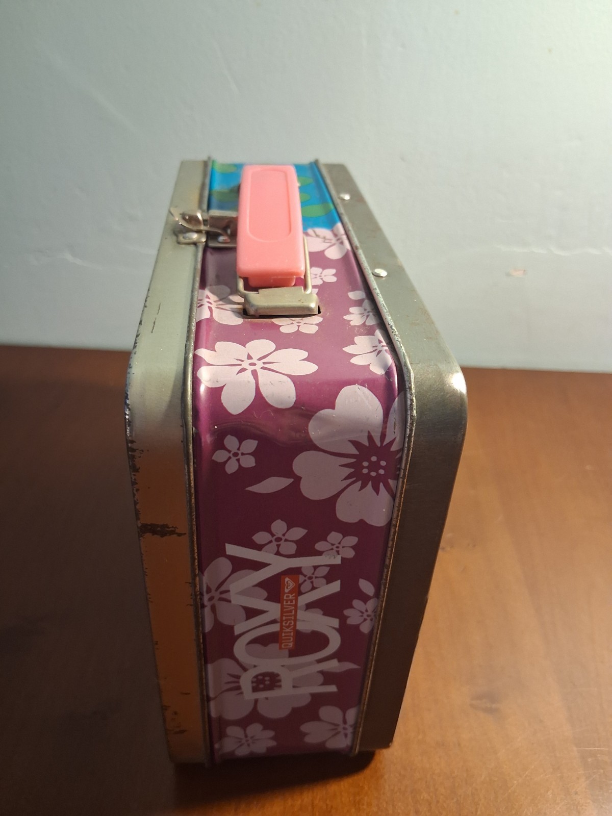Vintage RARE Roxy Quiksilver Metal Lunchbox Tin With Lid 7.5×6×3