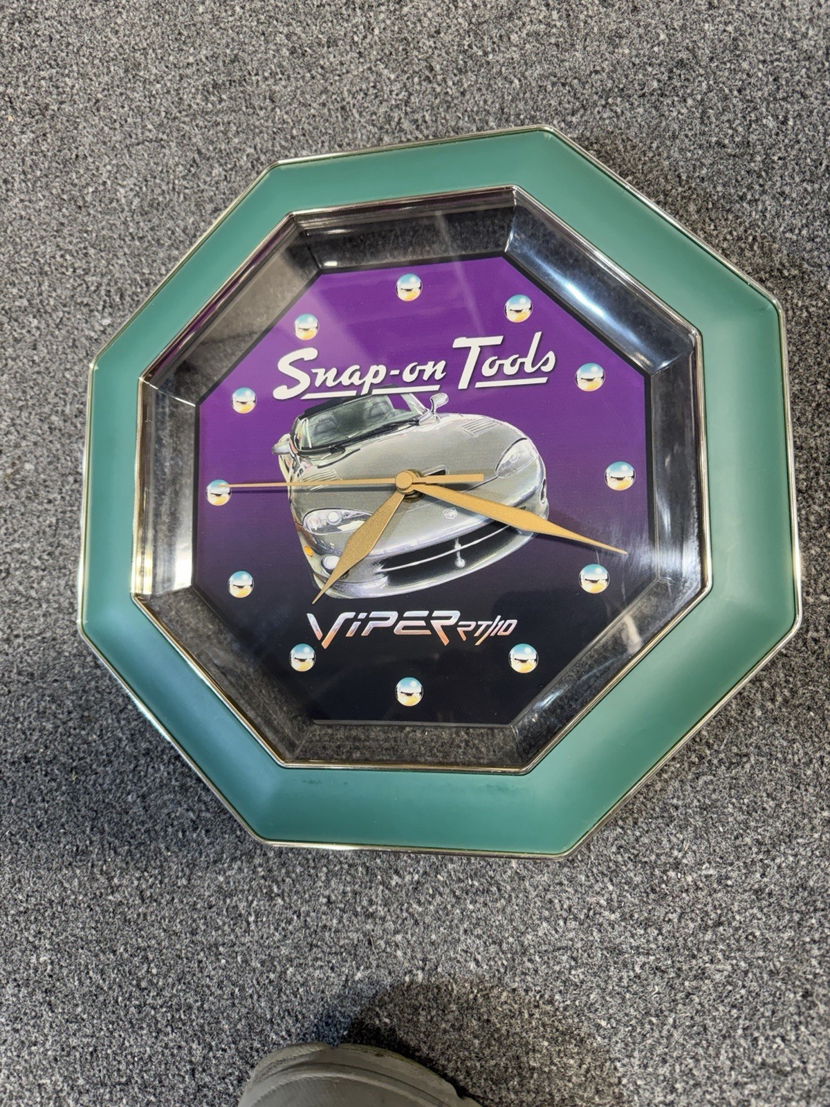 Snap-On Tools Wall Clock 10” Garage Shop Decor – Quartz – Green/Purple – Working