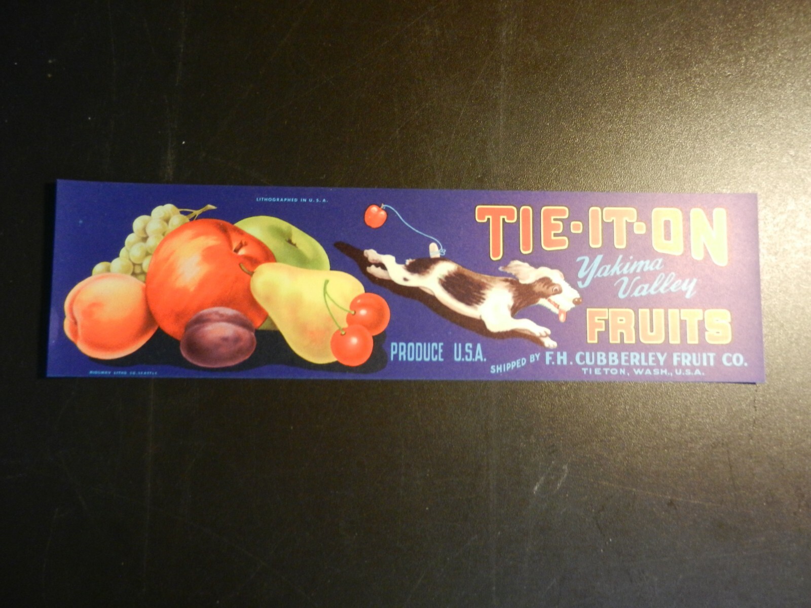 VINTAGE TIE-IT-ON YAKIMA VALLEY FRUITS UNUSED LABEL. 2 1/2″ X 9 3/4″