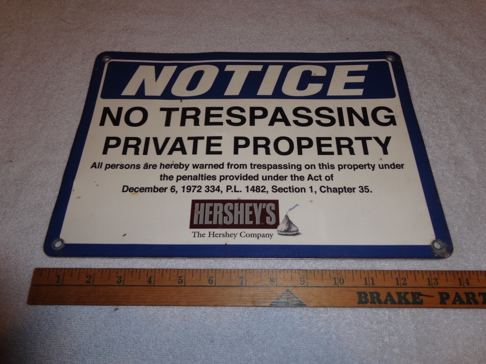 VINTAGE ANTIQUE ORIGINAL THE HERSHEY COMPANY +HERSHEYS KISS 14″ X 10″ METAL SIGN
