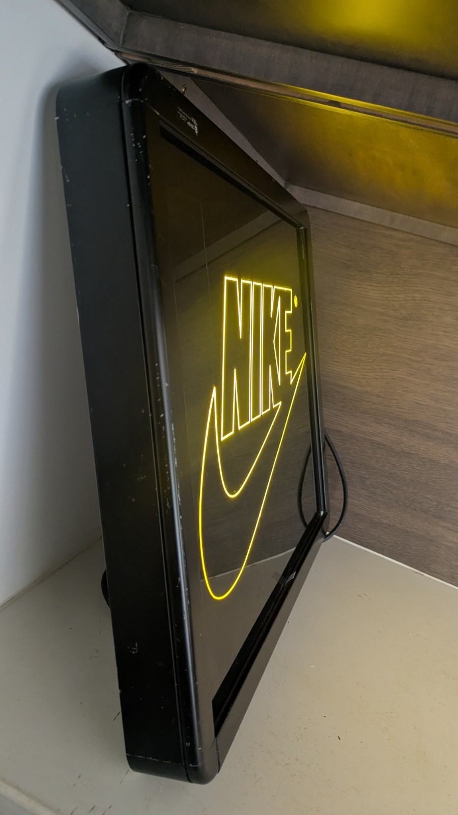 NIKE AIR STORE WINDOW SIGN ADVERTISEMENT VINTAGE RARE SWOOSH MAN CAVE Light Up