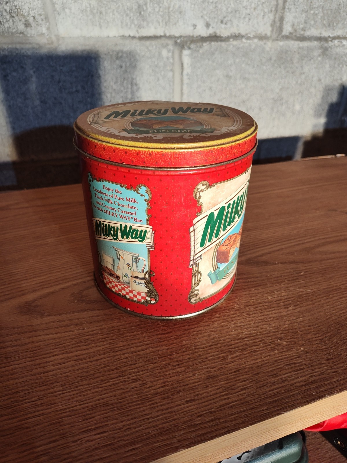VINTAGE 1989 MILKY WAY COLLECTOR METAL TIN 5.75″ tall
