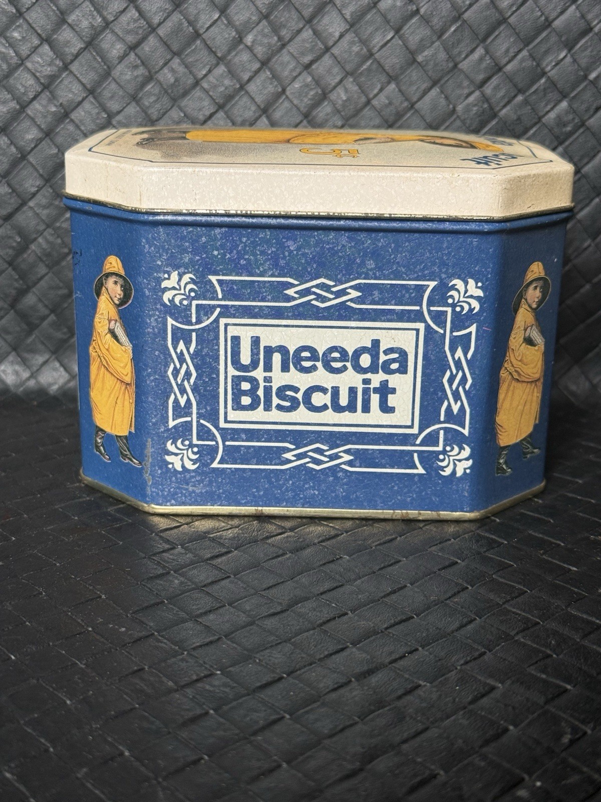 Uneeda Biscuits Tin Depicts 1923 Art Tin Octagonal Empty Container Collectible