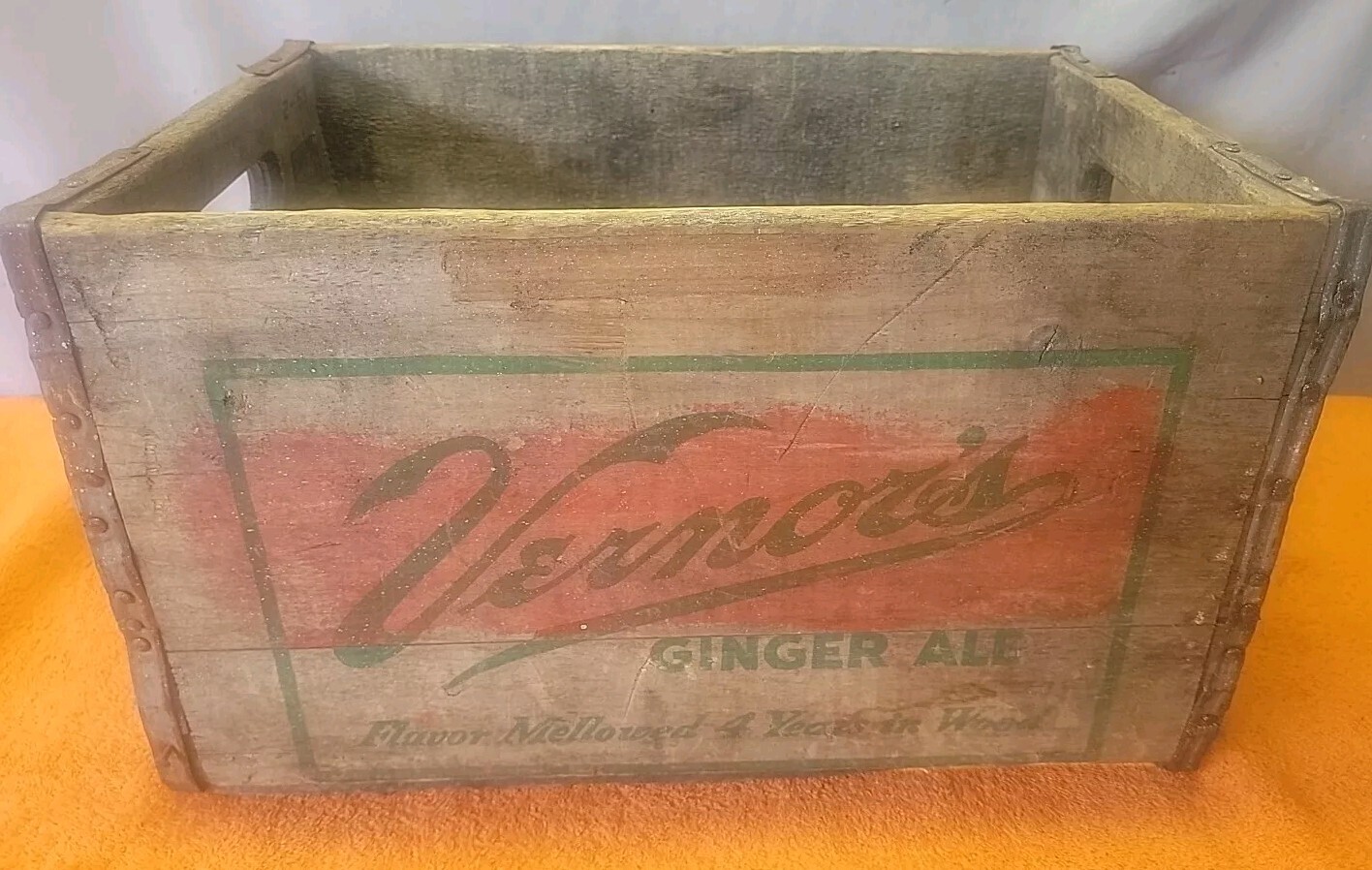S•Vintage Rare 1950s Vernor’s Ginger Ale “Flavor Mellowed 4 Years In Wood” Crate