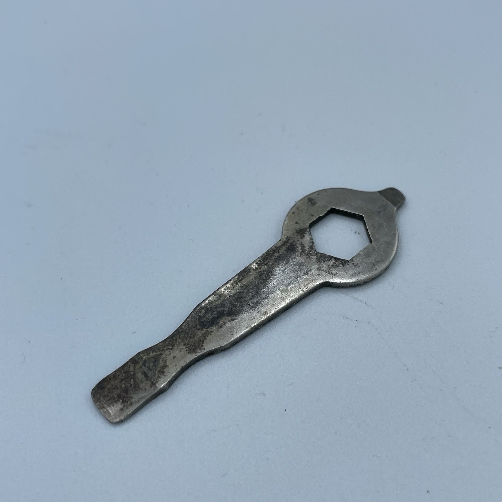 Vintage Shakespeare Co Advertising Metal Fishing Reel Tool Wrench Screw Driver