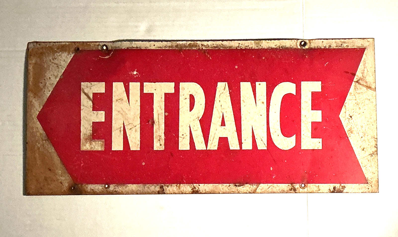 VINTAGE 1960’s ENTRANCE SIGN WITH ARROW – 8” X 18”