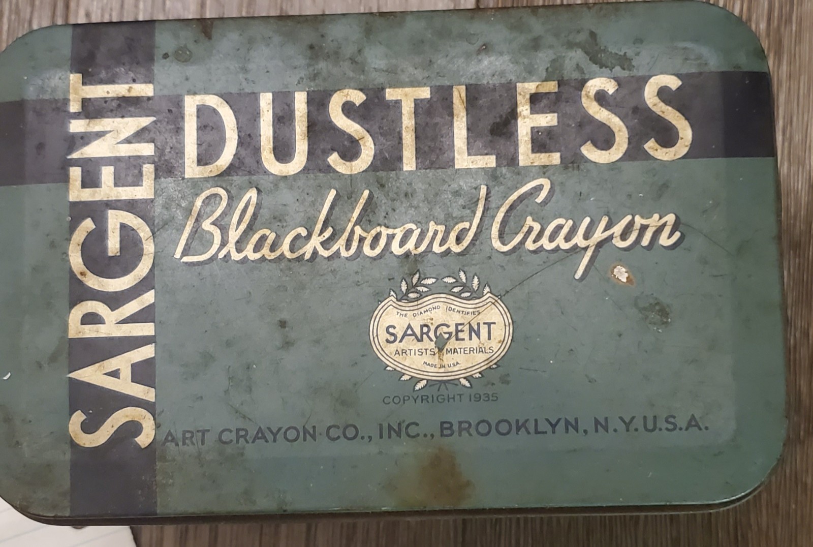 Vintage 1930’S Sargent Dustless BlacKboard Crayon Tin Box BROOKLYN NY Hexagons