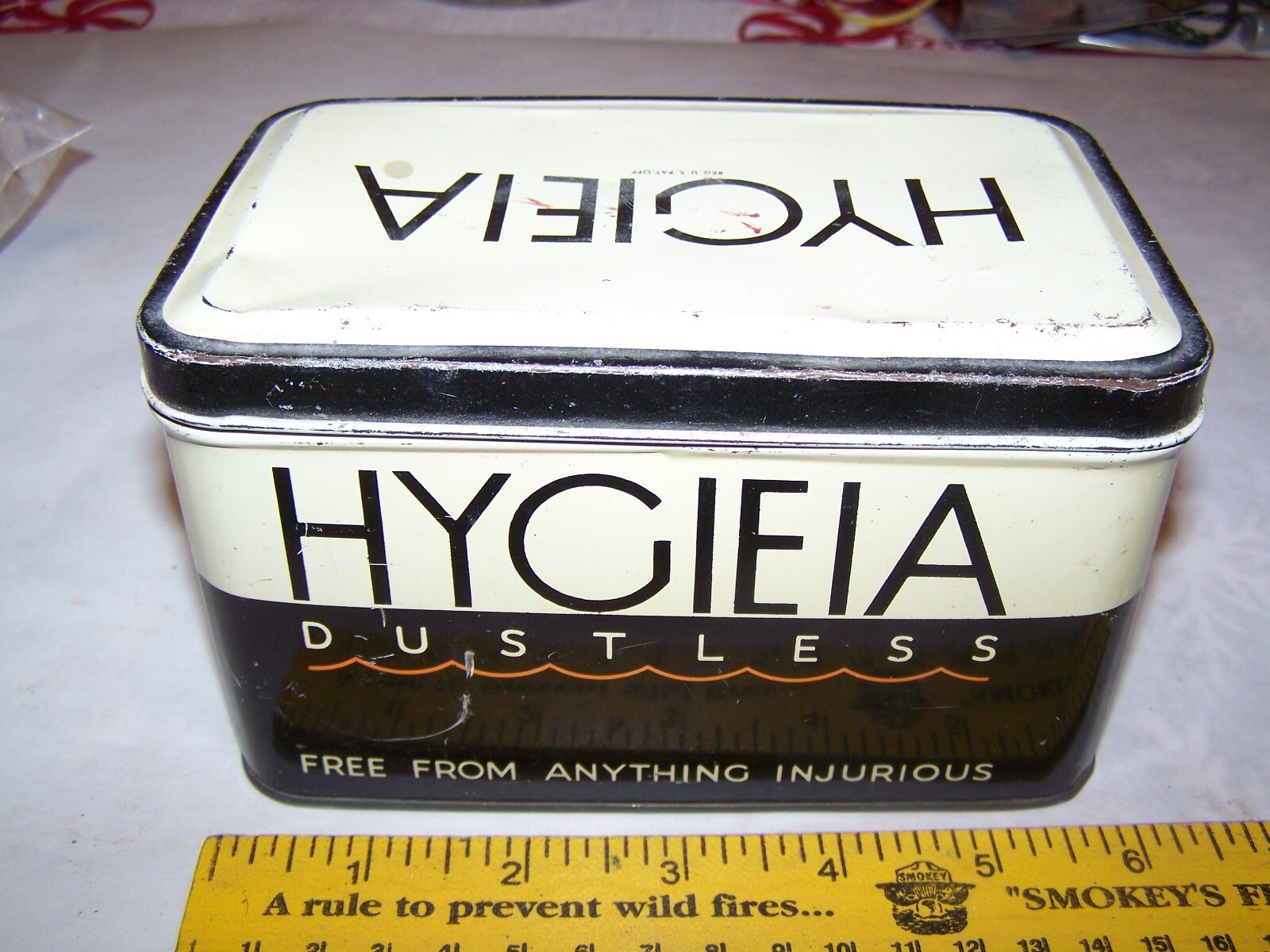 Vintage Hygieia American Crayon Company Dustless Chalk Tin