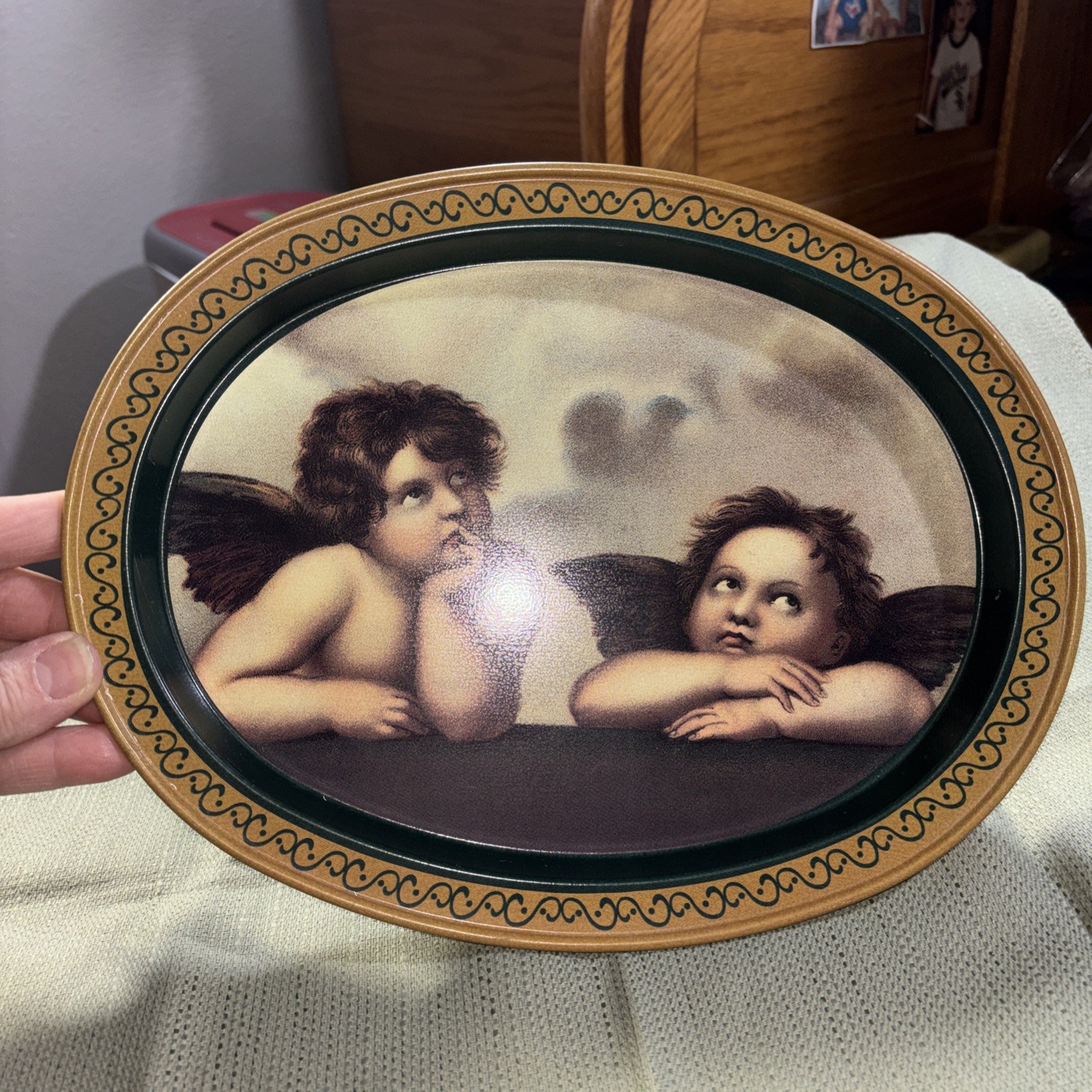 Vintage Oval Tin Raphael’s Cherubs/Angels 11×8 1/4” Collectible Tin Made In USA